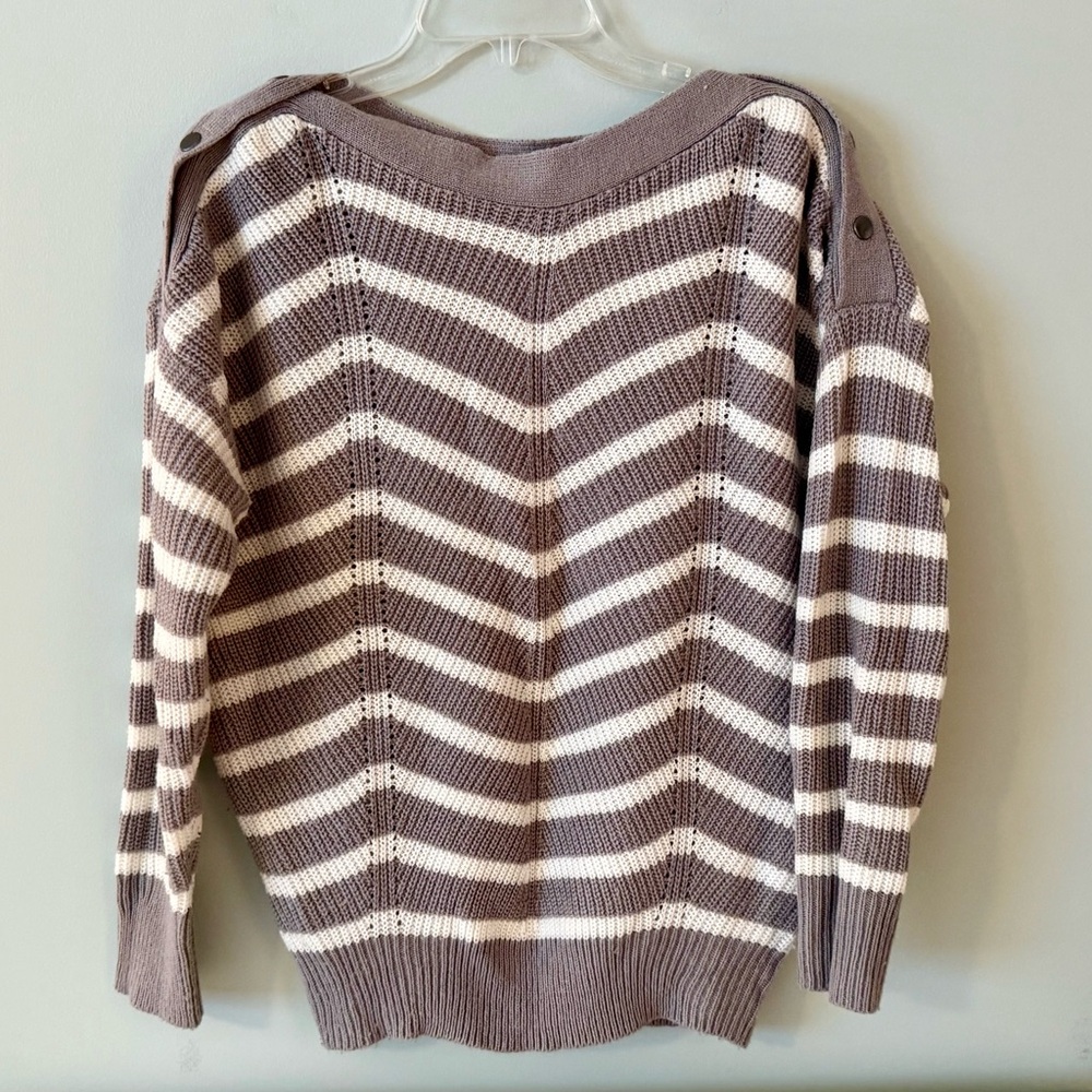 Jessica Simpson White & Gray Chevron Striped Boatneck Sweater Sz Medium